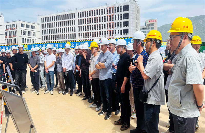 2025年4月17日，由莆田市涵江区住房和城乡建设局主办、d88尊龙z6三建承办的钢筋安装工程质量防控现场交流会在联东U谷·涵江海峡智造产业谷一期成功召开。